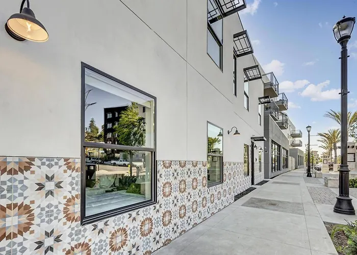 Single Bedroom - Queen Size. Heart Of Downtown Vista