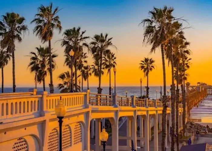 Vista Vacation In Historic City Center Walkable