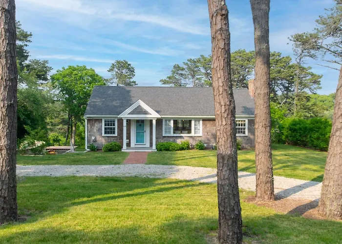 Great Chatham Location Near Beach