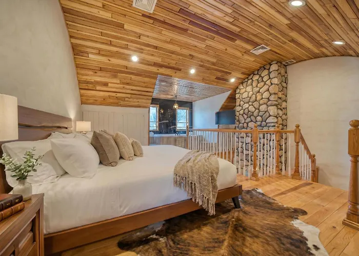 The Haues Windham - Spacious Suites, Gym, Mountain Views!
