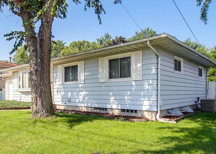 Family-Friendly Waterloo Abode W/ Deck!