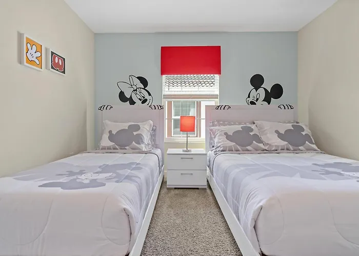 Stunning Townhouses 5 Minutes Away Disney!