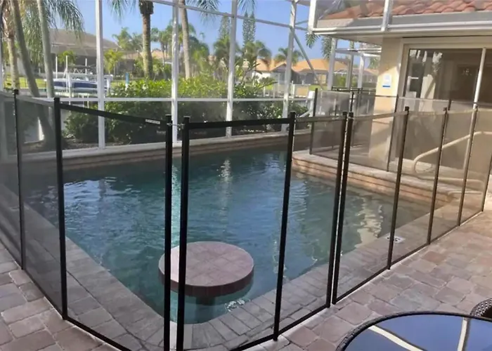 Villa Hibiscus-Waterfront-Free Heated Pool-Dock-Bikes-Other Amenities