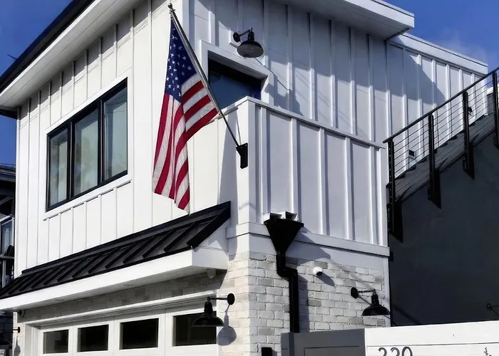 2026 Award Winner, Luxe 2Br, Steps To Sand & Pier, With Fire Pit, Ac And Parking