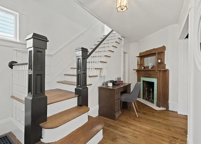 Prime West Hartford Center Location: Historic Gem