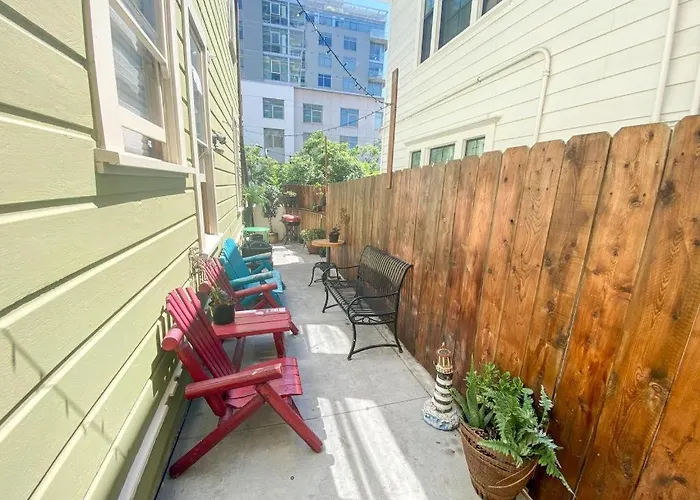 International Travelers House Downtown San Diego - Adults Only