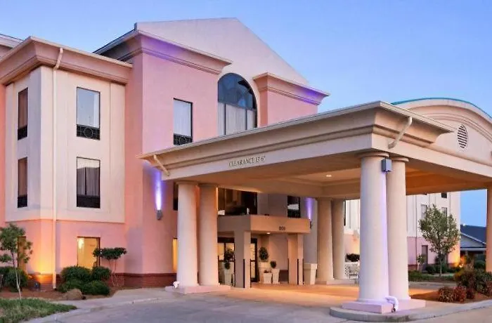 Holiday Inn Express Hotel & Suites Cleveland - Ms By Ihg