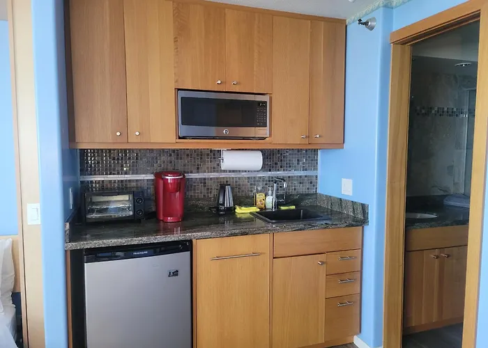 Waikiki Studio Steps To Beach-Mall Free Parking-Wifi