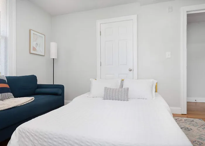 Jennifer'S Cozy Apt Near Brown W In Unit Laundry