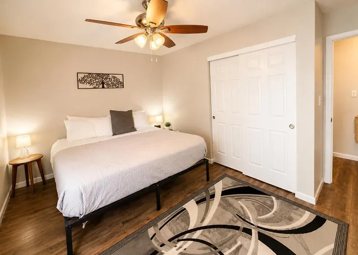 Private Ranch - Entire Home - 3 Bed Room - Hot Tub - King Bed - Fenced Yard - Pets & Kids Welcome - Game Shed - Free Wifi