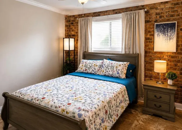 Lsu - Pool - Desk - Bedroom Tv - Parking - Gated