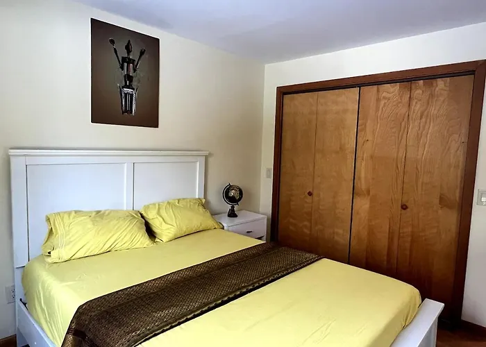 The Robert Frost Trail Lodge
