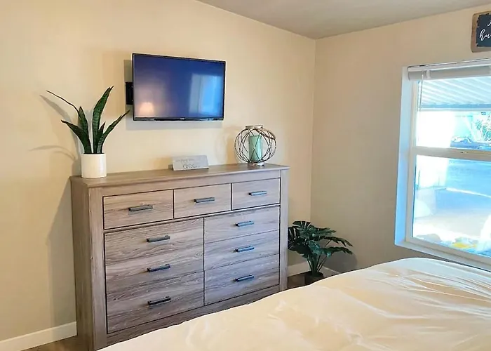 The Lakehouse - A Peaceful Escape