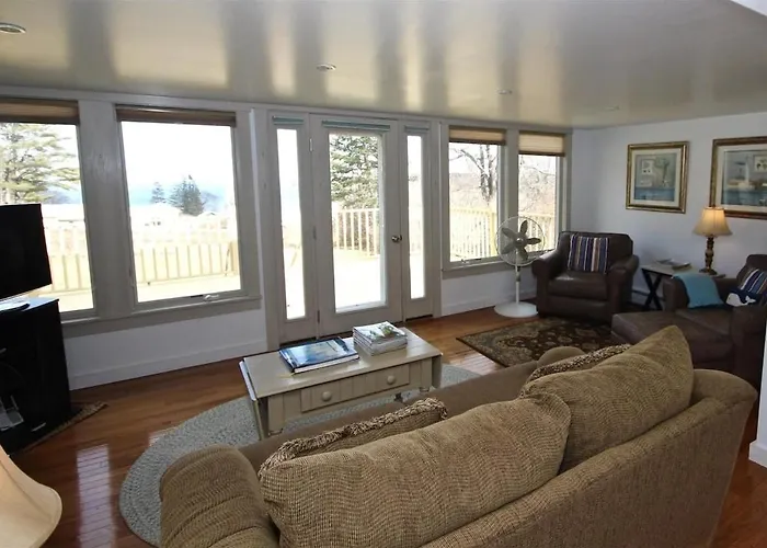 Lupine Cottage | Walk To Downtown Rockland + Harbo