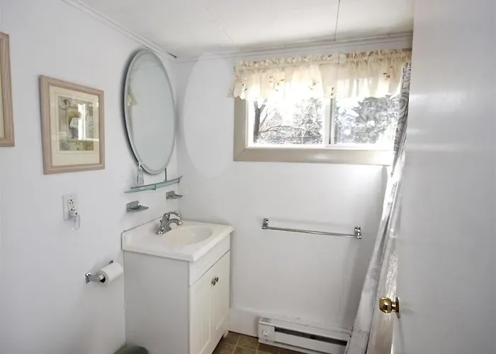 Lupine Cottage | Walk To Downtown Rockland + Harbo