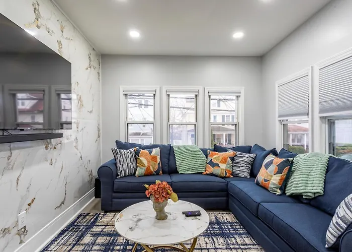 Modern Escape 3Br Apt With Parking