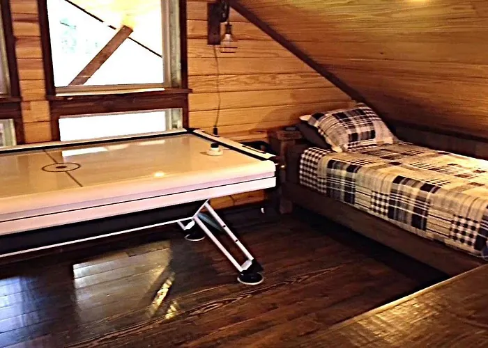 The Knotty Pine Cabin At Cabins Of Wolf Pen Gap