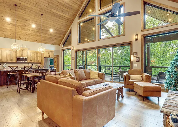 Lake Views & Golf Access At Secluded Drasco Lodge