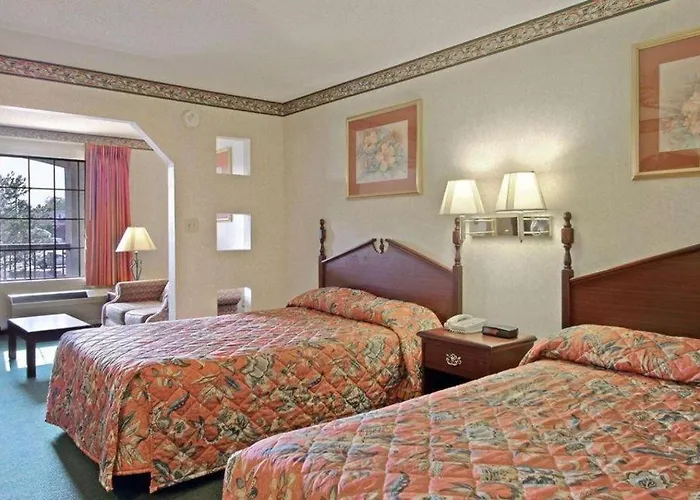 Days Inn & Suites By Wyndham Fort Valley