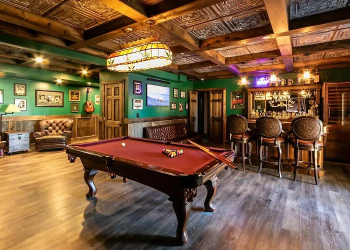 Mountain Retreat, 6000 Sq Feet Of Luxury And Fun