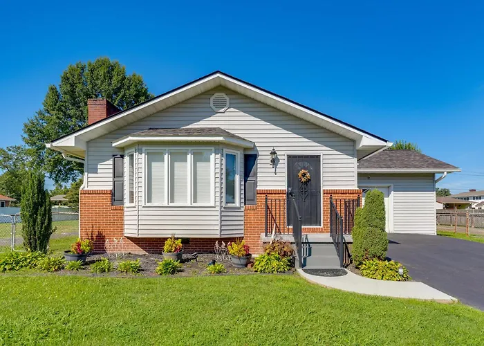Charming Kingsport Home W/ Spacious Fenced Yard!