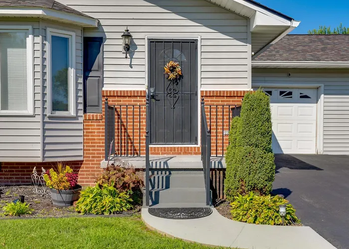 Charming Kingsport Home W/ Spacious Fenced Yard!