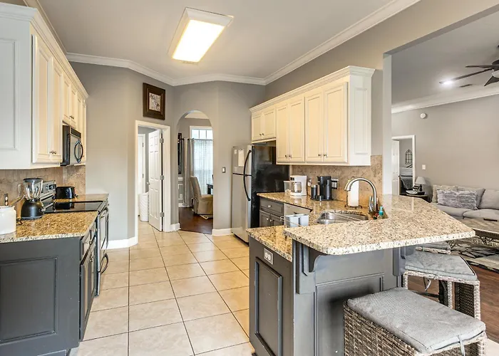 Family-Friendly Home W/ Large Yard In Valdosta