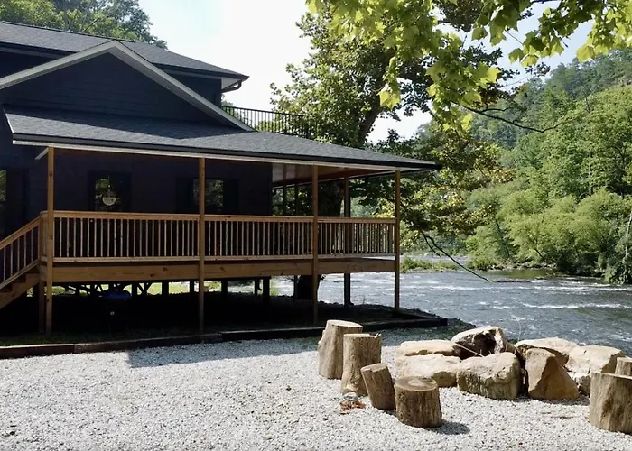 River Escape River Front Cabin