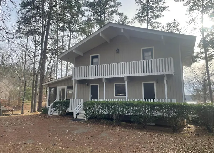 Hidden Gem - Lakefront Home With Private Boat Ramp