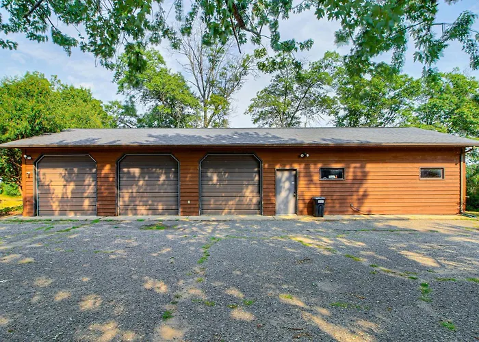 Lakefront Home On 17 Acres: 9 Mi To Dtwn Brainerd!