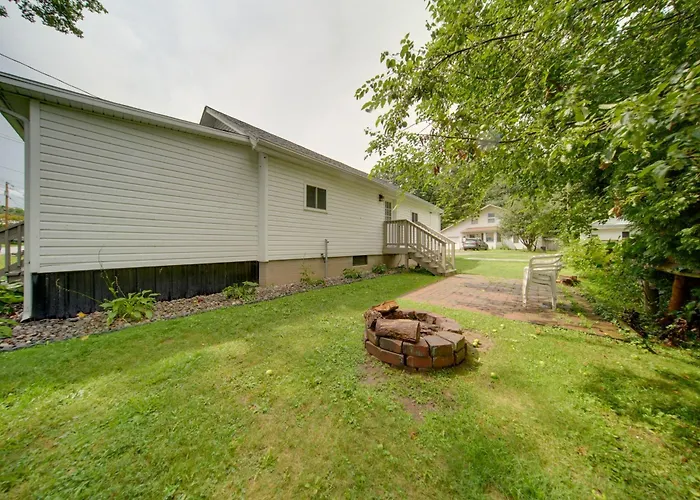 'Wishin & Fishin' Walkable Erie Home By The Beach!