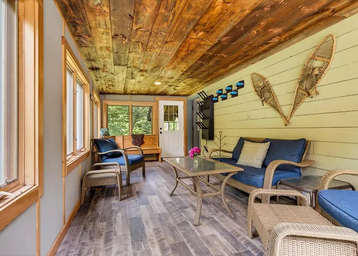 Slippery Slope Chalet, Hot Tub, Arcade, Firepit, 5 Min To Base, Nightlife And Restaurants