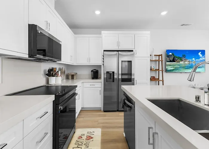 4 Bed Large House In San Diego Amazing Amenities