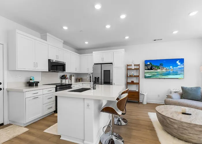 4 Bed Large House In San Diego Amazing Amenities