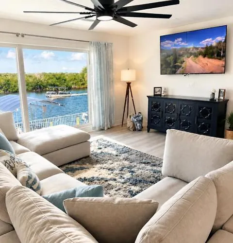 Charming Condo With Pool And Spectacular View