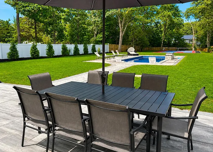 Hamptons Tiana Bay Oasis
