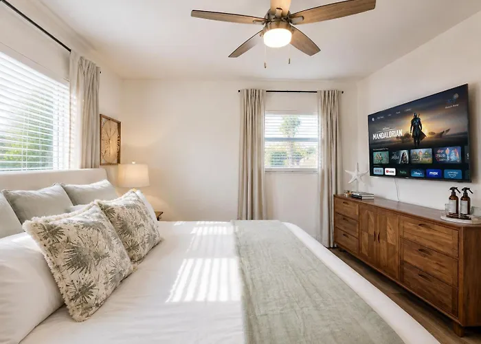 Calma House - 4Br Pool Home, Guest Suite, Gym, Minutes From Anna Maria Island