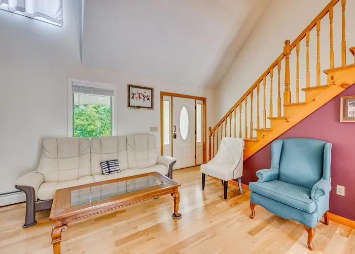 Explore The White Mountains! Spacious Rural Home