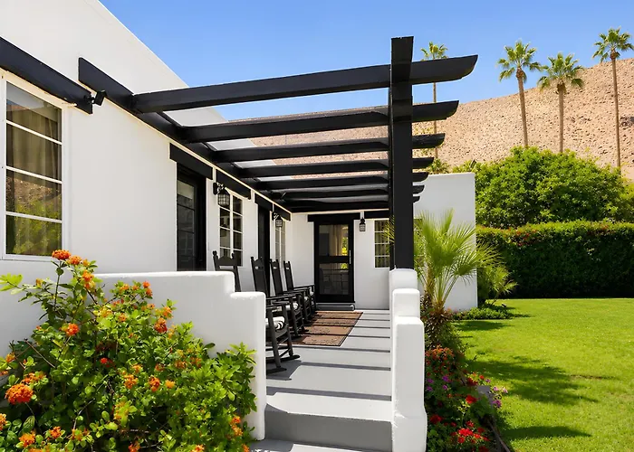 Gloria Palm Springs