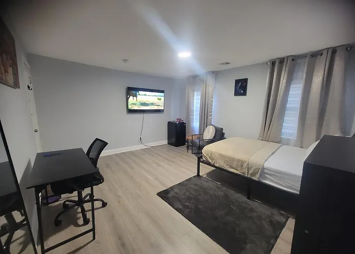 Room In Newark Near Ewr & Nyc