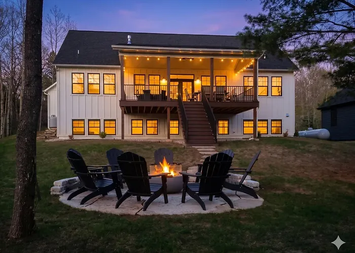 Four Sisters Cottage- Walk To Sister Bay, Fireplace, Ping Pong & More