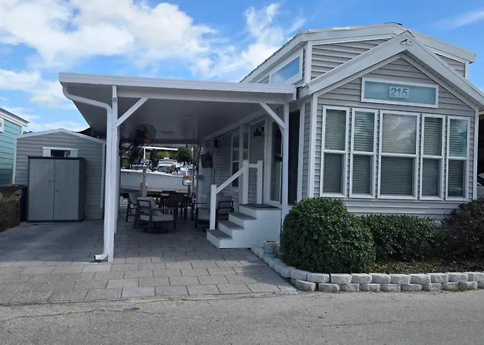 Happier In The Keys Waterfront Tiny Home