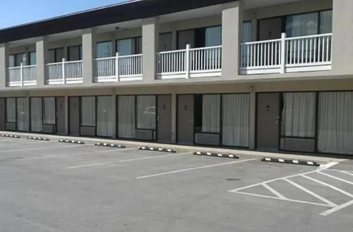 Oyo Townhouse Owensboro West