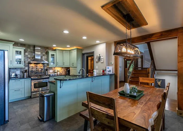 Rockcliff Retreat