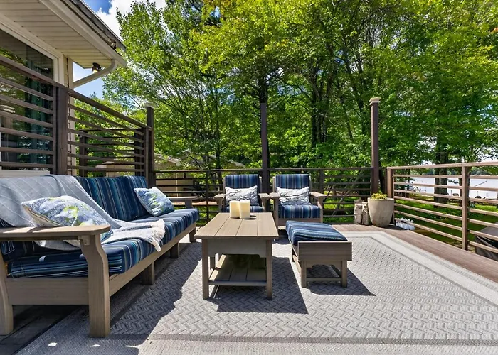 The Bear Creek Lake House: Lake-Front | Kayaks | Fire Pit | Grill | Beach