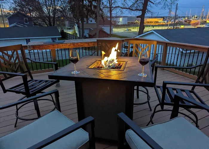 Modern, Charming, Family Retreat. Great Location