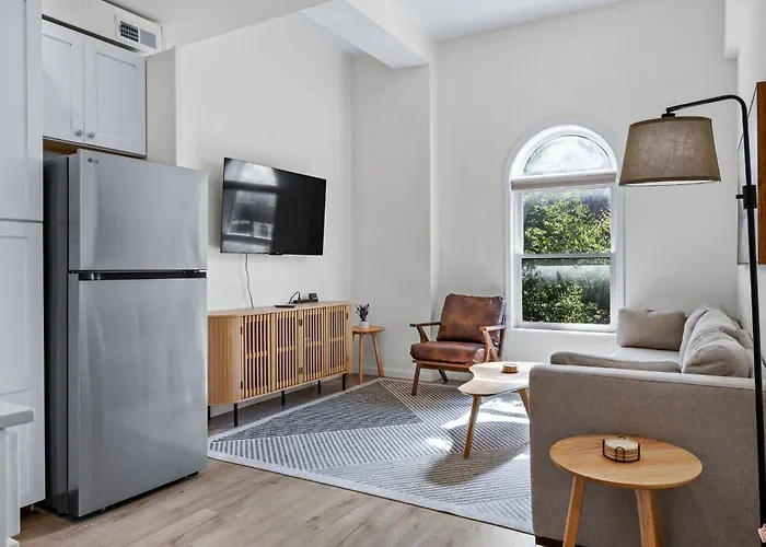 The Oak & Aura Retreat