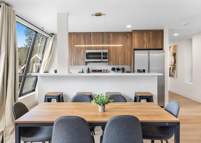 Modern Stay In The Heart Of Evergreen