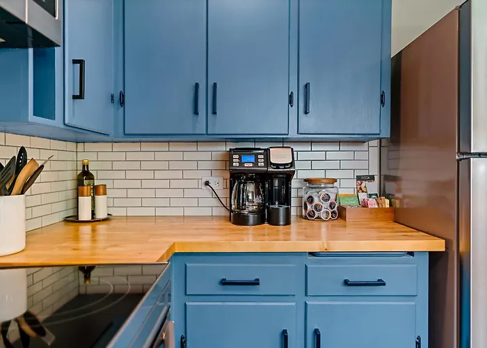 Radio Hill Retreat W/ Hot Tub Near Cwu & Dt