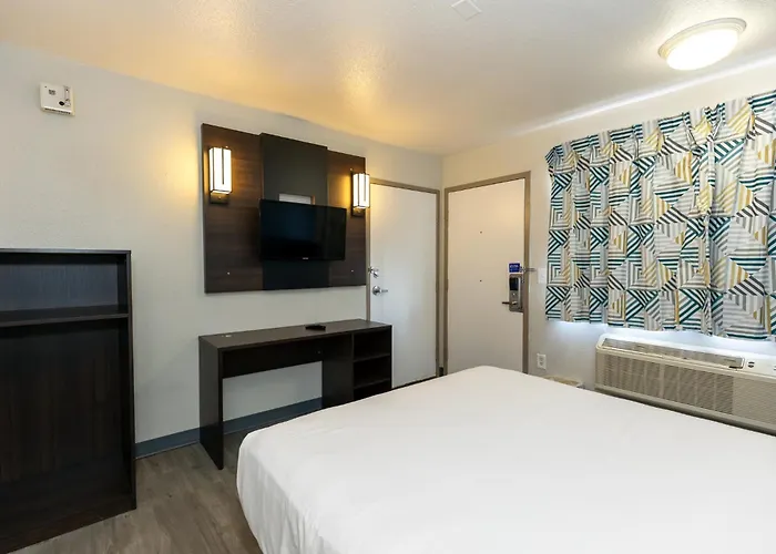 Lubbock Inn & Suites